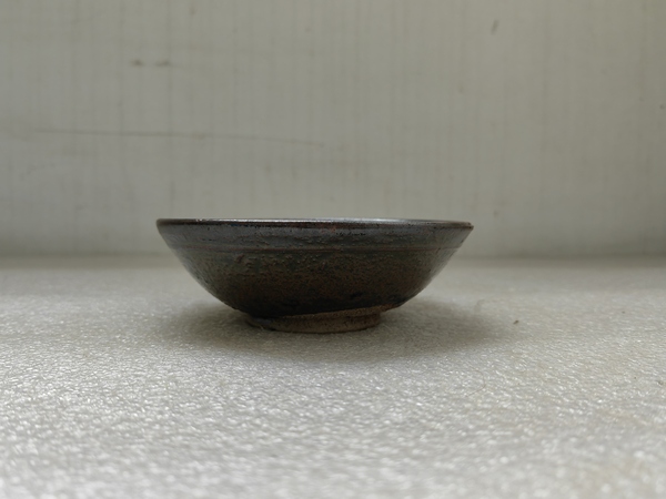 古玩陶瓷磁州窯窯變紫金釉茶碗拍賣(mài)，當(dāng)前價(jià)格480元