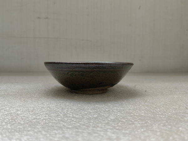 古玩陶瓷磁州窯窯變紫金釉茶碗拍賣,當前價格456元