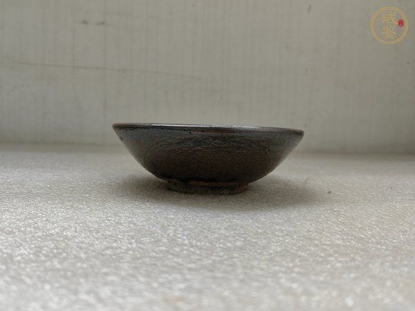 古玩陶瓷磁州窯窯變紫金釉茶碗真品鑒賞圖