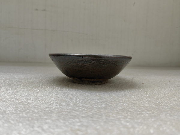 古玩陶瓷磁州窯窯變紫金釉茶碗拍賣(mài)，當(dāng)前價(jià)格480元