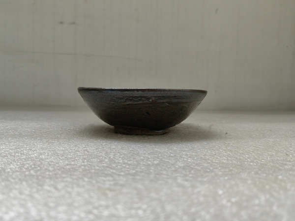 古玩陶瓷磁州窯窯變紫金釉茶碗拍賣,當前價格456元