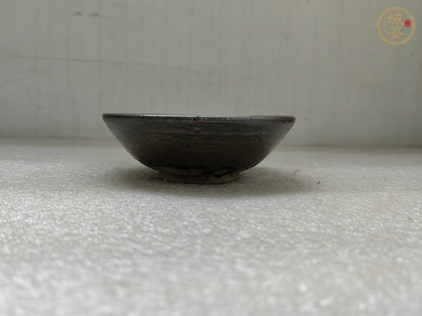 古玩陶瓷磁州窯窯變紫金釉茶碗真品鑒賞圖