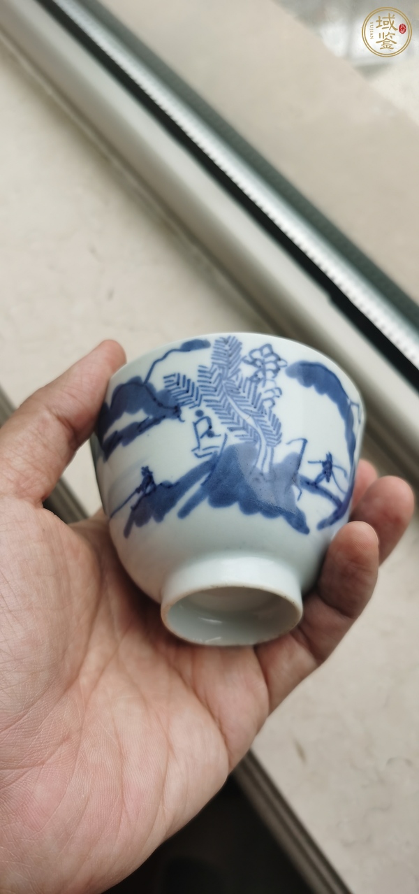 古玩陶瓷青花山水人物紋仰鐘杯真品鑒賞圖