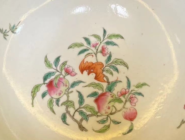 古玩陶瓷道光粉彩百寶圖花口碗拍賣,當前價格16800元