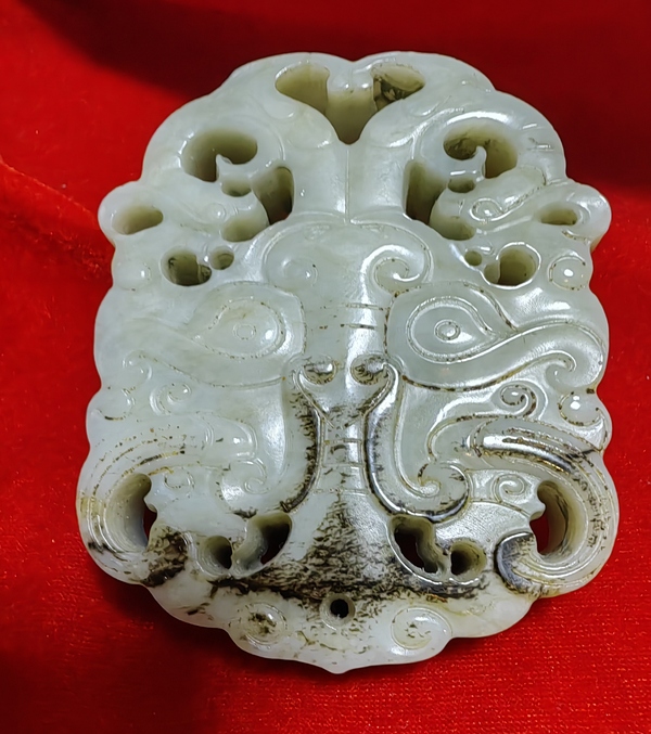 古玩玉器提油仿古“獸面紋”玉佩拍賣，當(dāng)前價(jià)格1500元