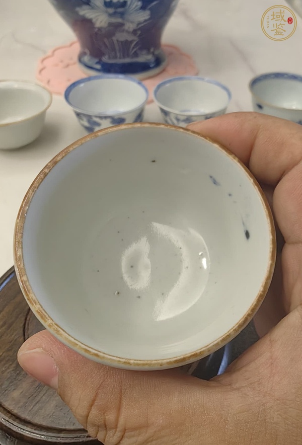 古玩陶瓷花果紋青花杯真品鑒賞圖