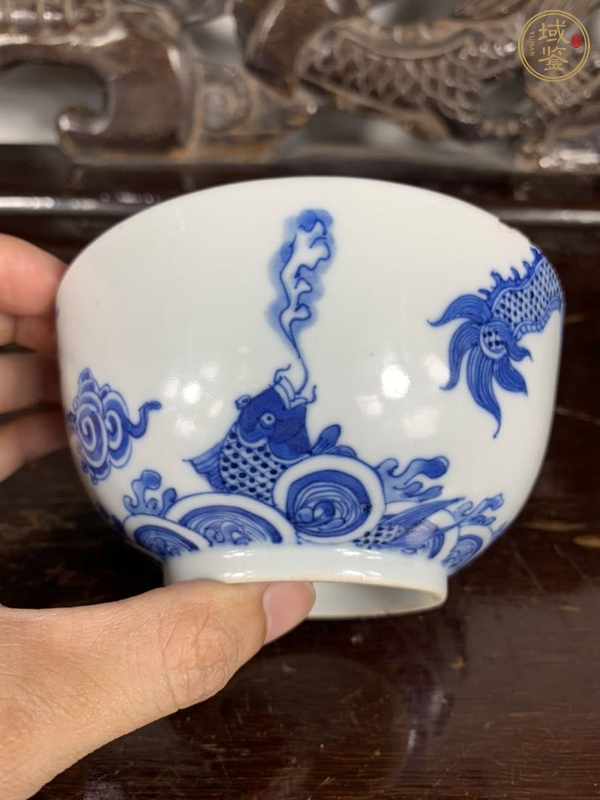 古玩陶瓷青花魚化龍紋碗真品鑒賞圖