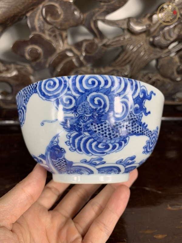 古玩陶瓷青花魚化龍紋碗真品鑒賞圖