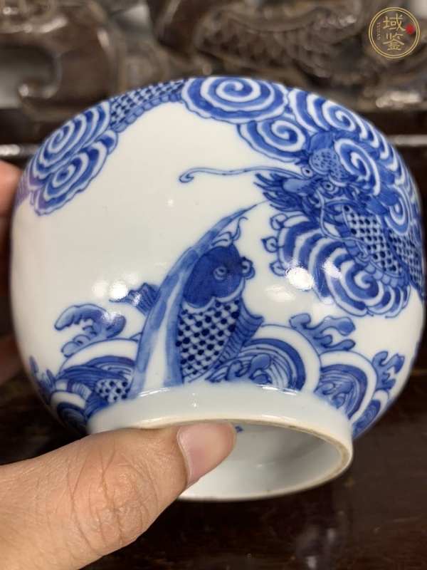 古玩陶瓷青花魚化龍紋碗真品鑒賞圖