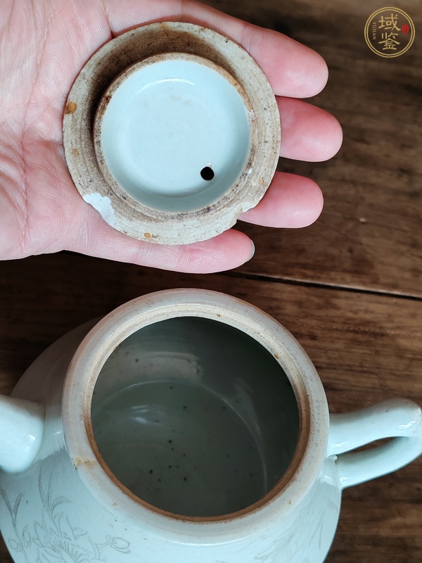 古玩陶瓷刻瓷花卉鳥(niǎo)紋茶壺真品鑒賞圖