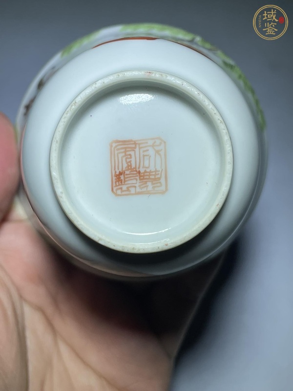 古玩陶瓷粉彩西廂記紋鈴鐺杯真品鑒賞圖