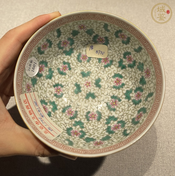 古玩陶瓷歲朝清供粉彩碗真品鑒賞圖