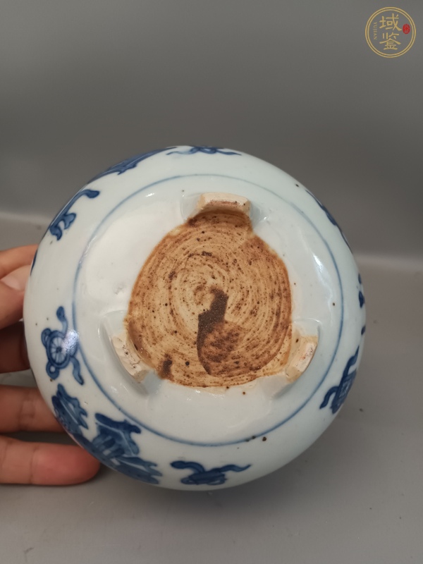 古玩陶瓷青花博古紋三足爐真品鑒賞圖