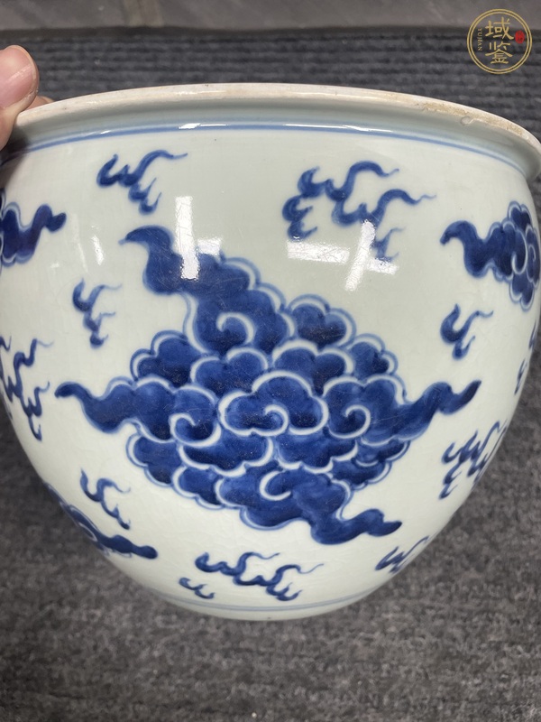 古玩陶瓷龍紋青花缸真品鑒賞圖