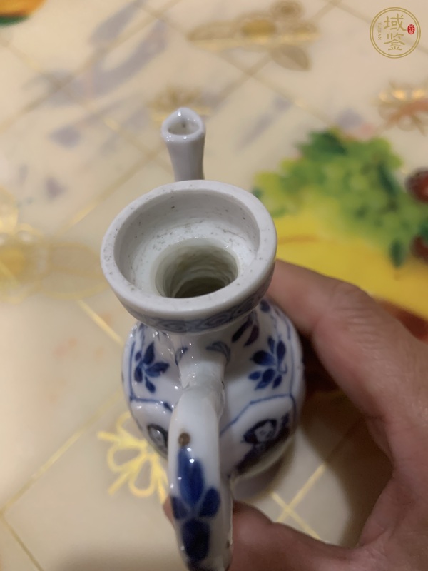 古玩陶瓷康熙仕女青花執(zhí)壺真品鑒賞圖