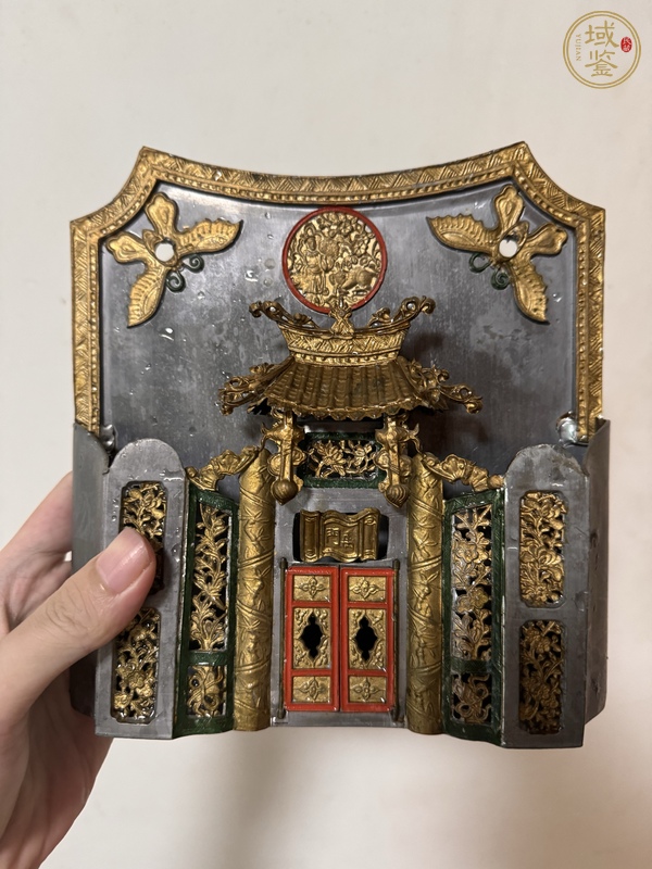 古玩雜項(xiàng)錫制鎏金門臺(tái)造型壁插真品鑒賞圖