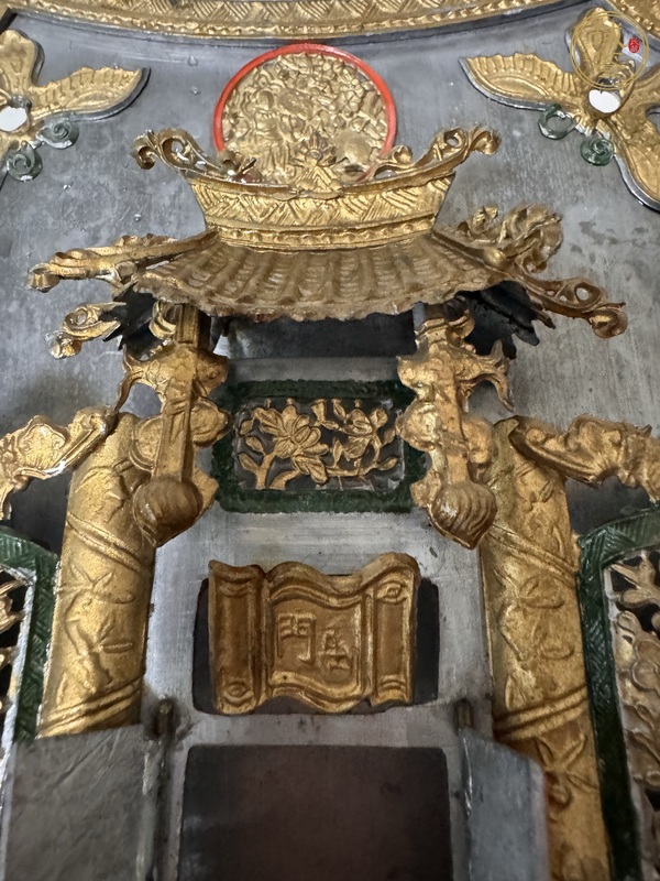 古玩雜項(xiàng)錫制鎏金門臺(tái)造型壁插真品鑒賞圖