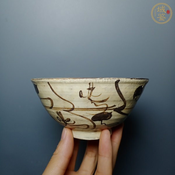 古玩陶瓷磁州窯白地黑花茶碗真品鑒賞圖