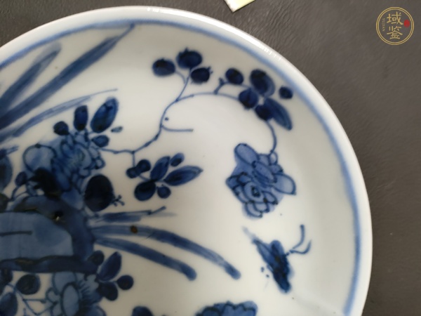 古玩陶瓷花蝶紋青花盤真品鑒賞圖