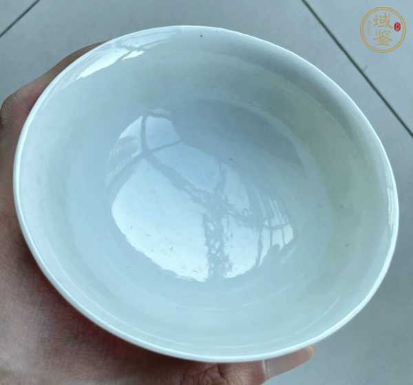 古玩陶瓷粉彩八寶紋茶碗真品鑒賞圖