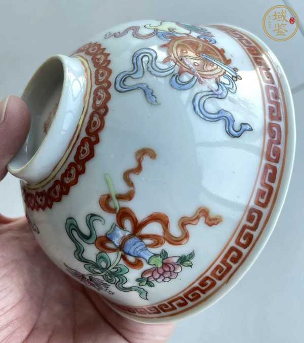 古玩陶瓷粉彩八寶紋茶碗真品鑒賞圖