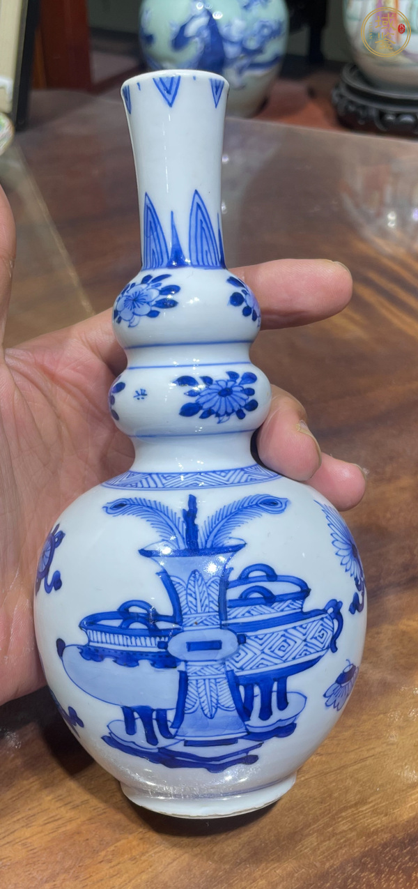 古玩陶瓷青花雜寶紋瓶  真品鑒賞圖