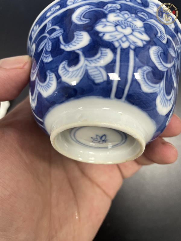 古玩陶瓷青花留白花卉紋茶碗真品鑒賞圖