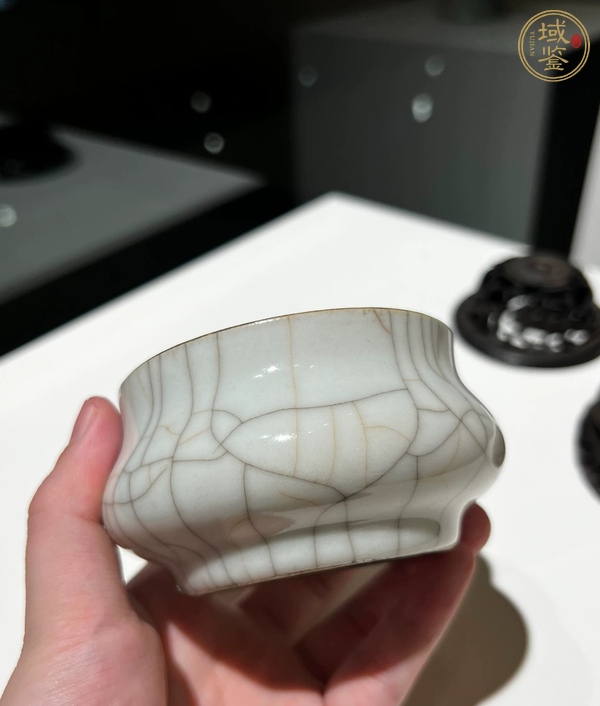 古玩陶瓷圈足香爐真品鑒賞圖