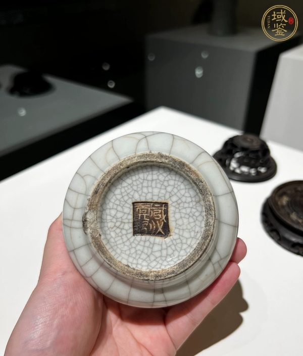 古玩陶瓷圈足香爐真品鑒賞圖