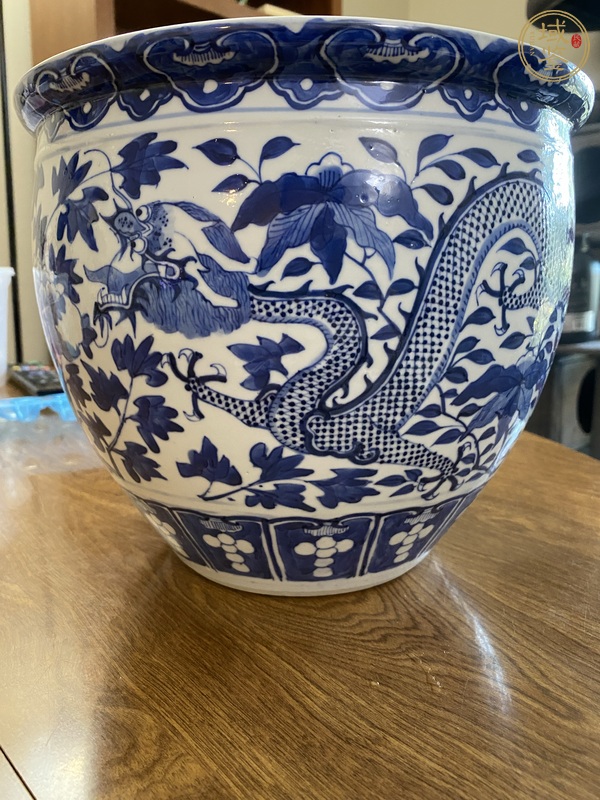 古玩陶瓷花間龍紋青花缸真品鑒賞圖