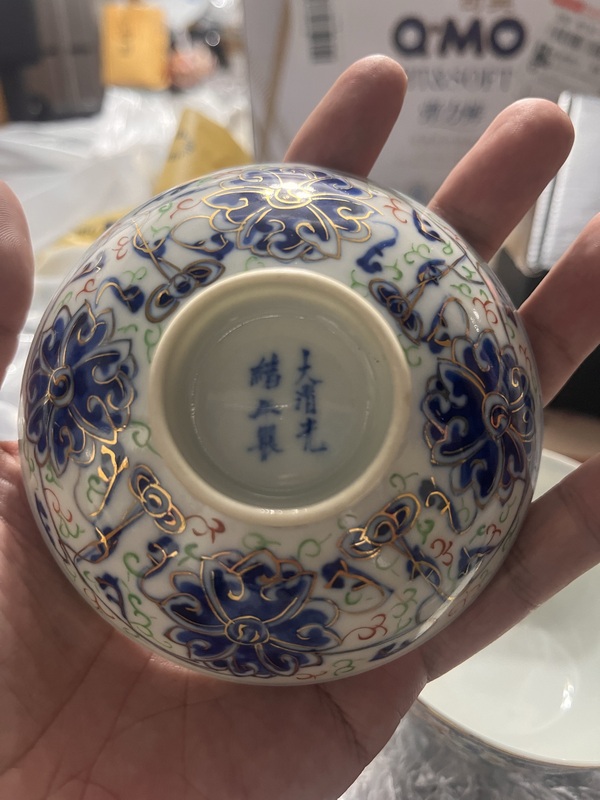 古玩陶瓷清晚期·精品青花加彩描金壓手杯拍賣，當(dāng)前價(jià)格8000元