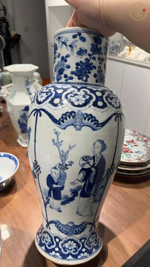 古玩陶瓷三娘教子圖青花瓶真品鑒賞圖