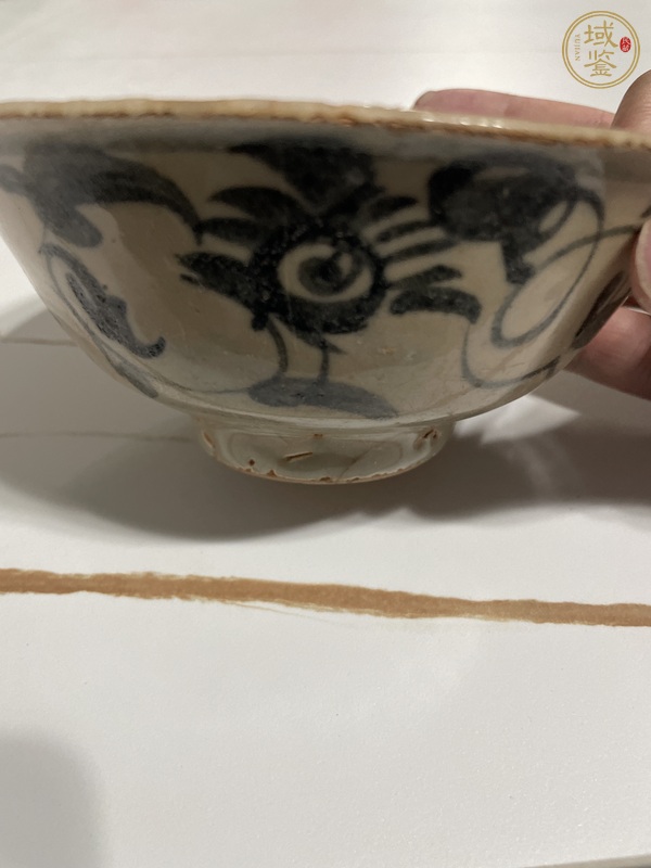 古玩陶瓷青花纏枝花卉紋碗真品鑒賞圖