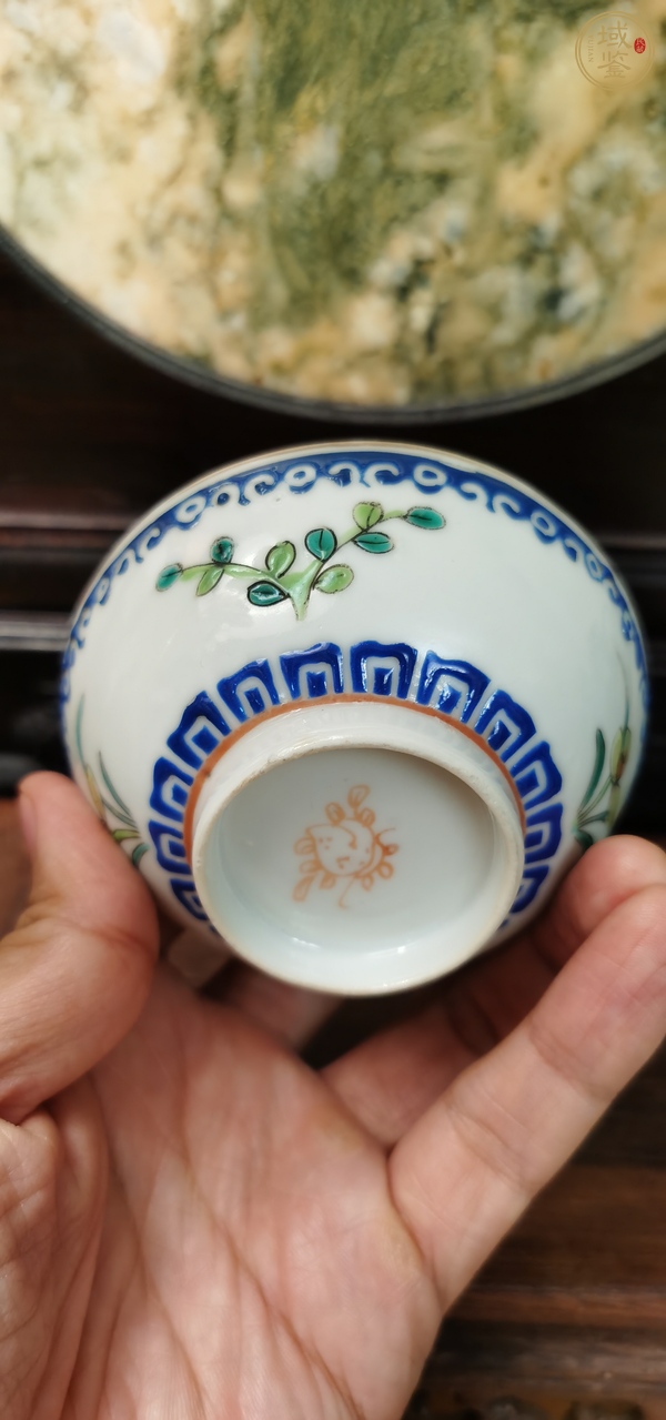 古玩陶瓷粉彩蘭草紋茶圓真品鑒賞圖