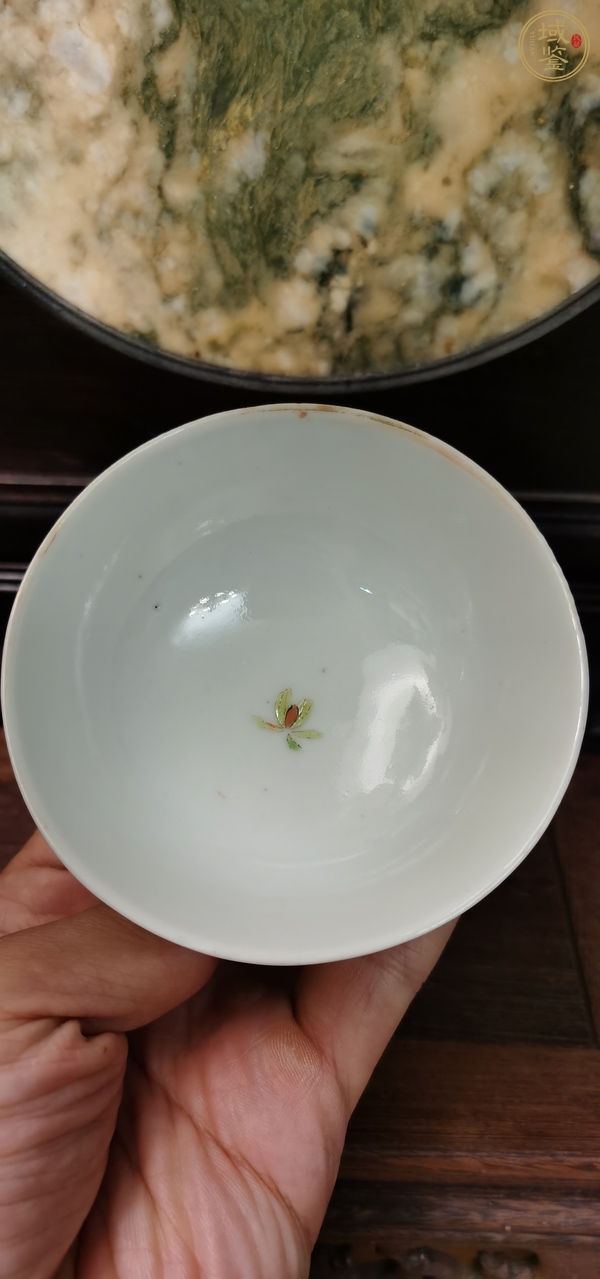 古玩陶瓷粉彩蘭草紋茶圓真品鑒賞圖