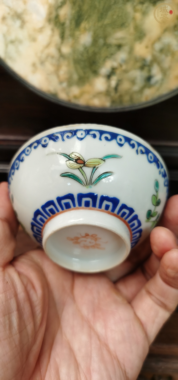 古玩陶瓷粉彩蘭草紋茶圓真品鑒賞圖