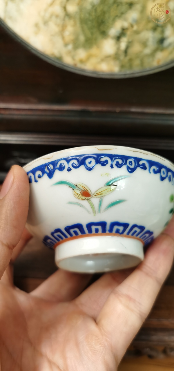 古玩陶瓷粉彩蘭草紋茶圓真品鑒賞圖