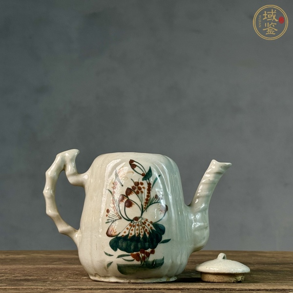 古玩陶瓷彩繪花卉紋茶壺真品鑒賞圖
