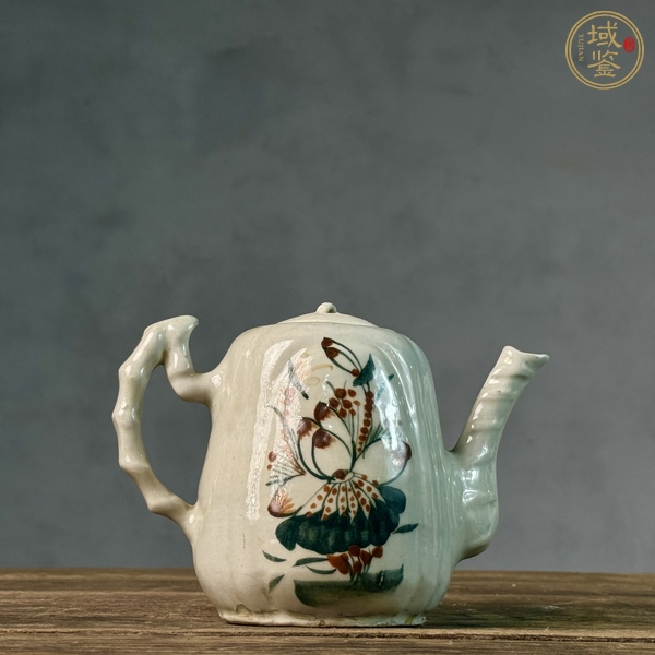 古玩陶瓷彩繪花卉紋茶壺真品鑒賞圖