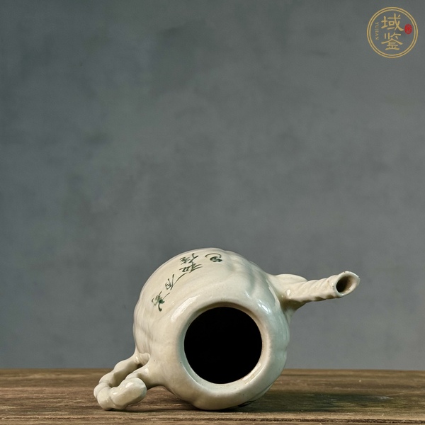 古玩陶瓷彩繪花卉紋茶壺真品鑒賞圖