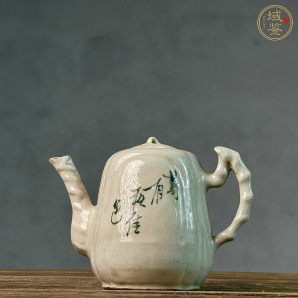 古玩陶瓷彩繪花卉紋茶壺真品鑒賞圖
