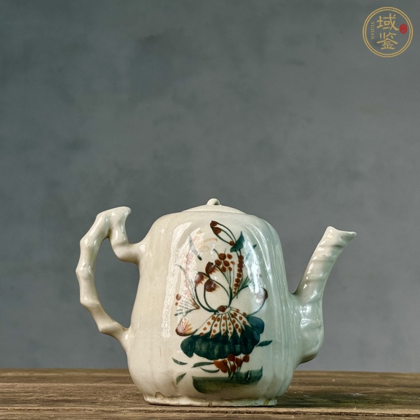古玩陶瓷彩繪花卉紋茶壺真品鑒賞圖