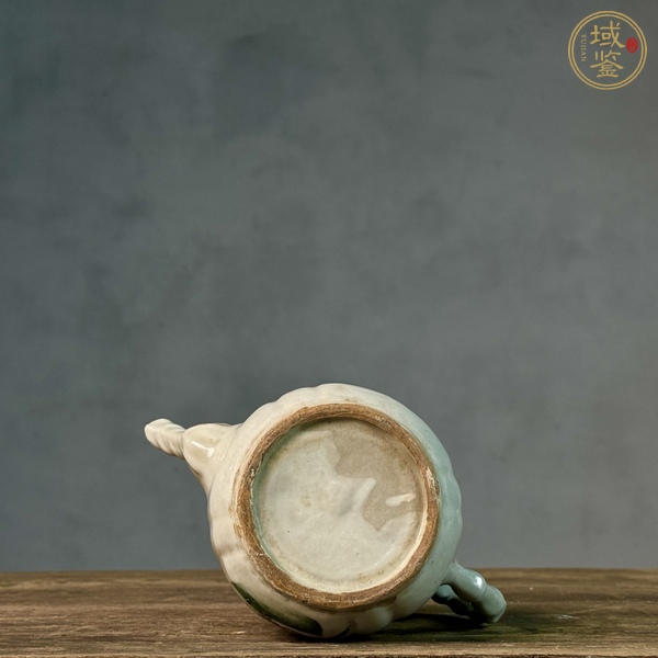 古玩陶瓷彩繪花卉紋茶壺真品鑒賞圖