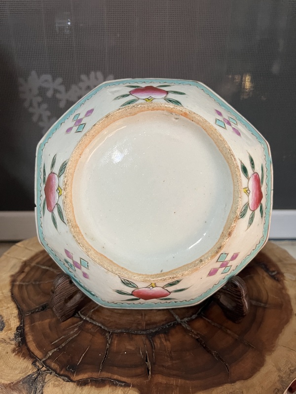 古玩陶瓷晚清粉彩壽桃紋八方貢碗拍賣,當前價格399元