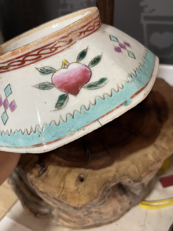 古玩陶瓷晚清粉彩壽桃紋八方貢碗拍賣,當前價格399元