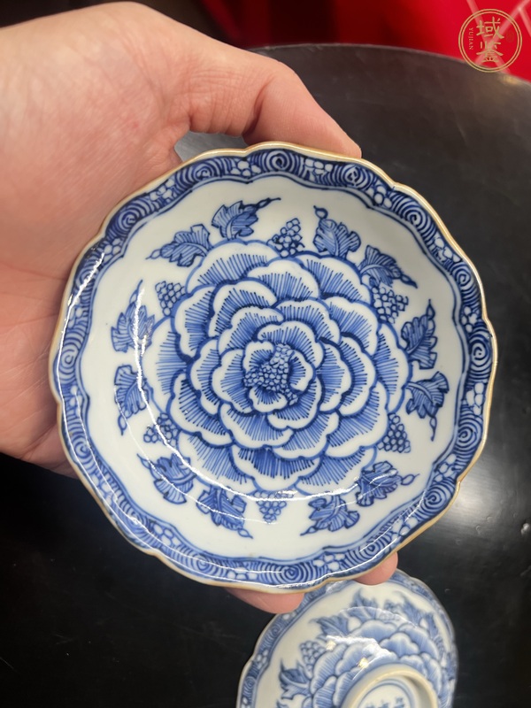 古玩陶瓷青花花卉紋花口碟一對真品鑒賞圖