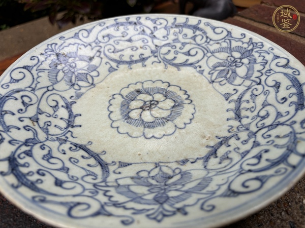 古玩陶瓷青花淡描花卉紋盤真品鑒賞圖