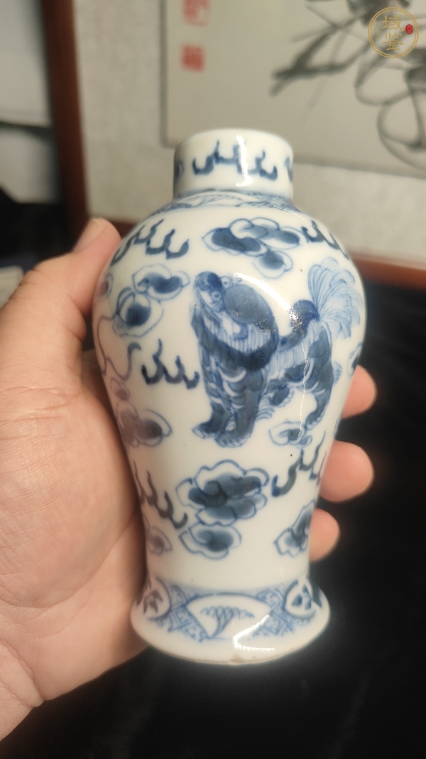 古玩陶瓷獅紋青花瓶真品鑒賞圖