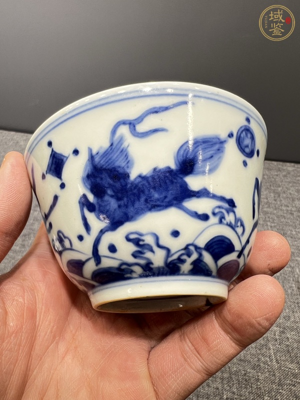 古玩陶瓷日本江戶青花海馬紋仰鐘杯真品鑒賞圖