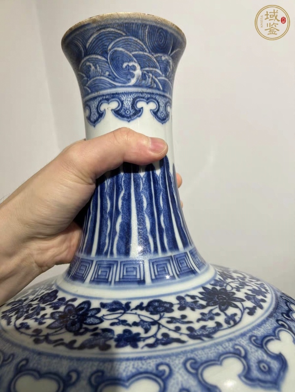 古玩陶瓷青花賞瓶真品鑒賞圖